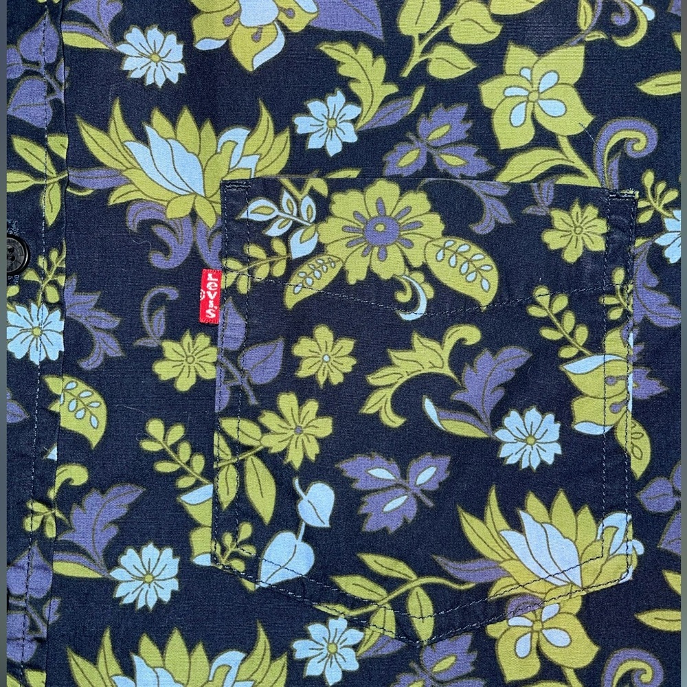 Men’s Levi’s floral button down